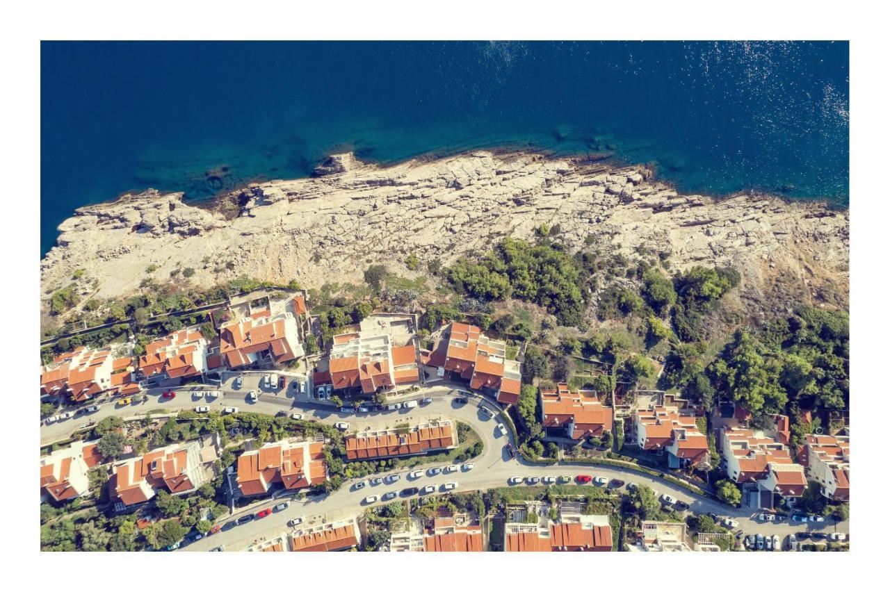 Condo With A Breathtaking View Dubrovnik Bagian luar foto