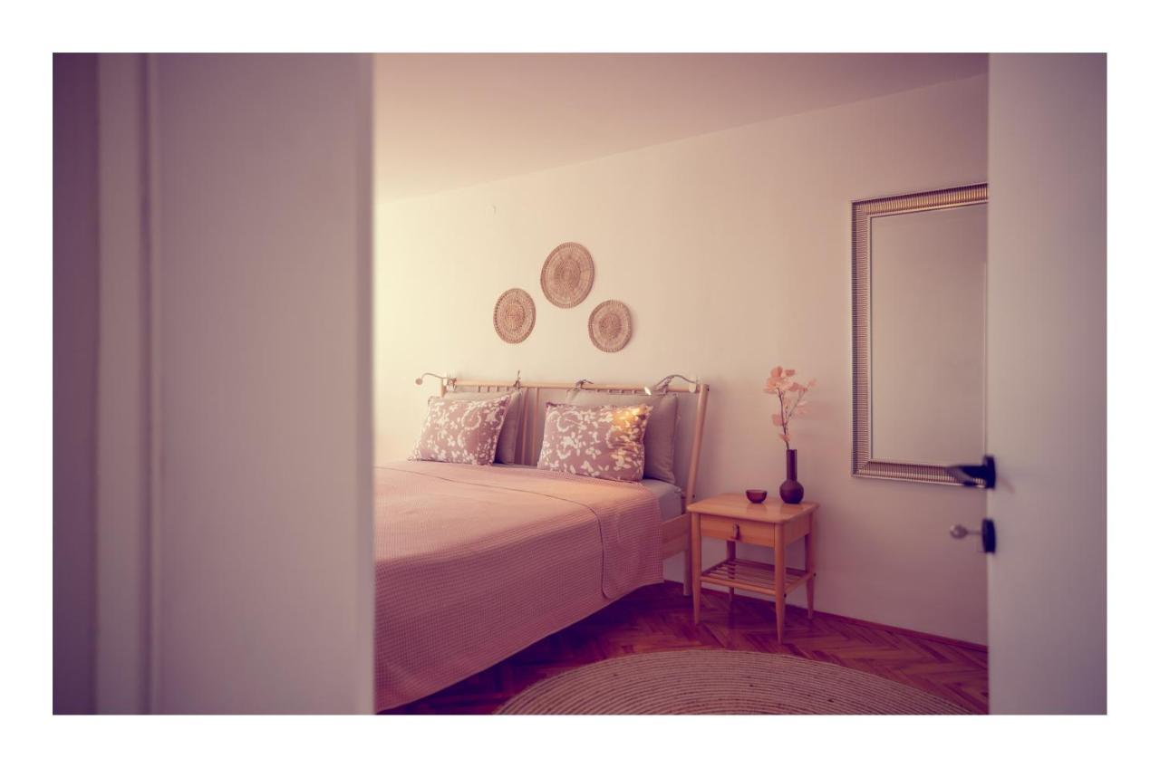 Condo With A Breathtaking View Dubrovnik Bagian luar foto